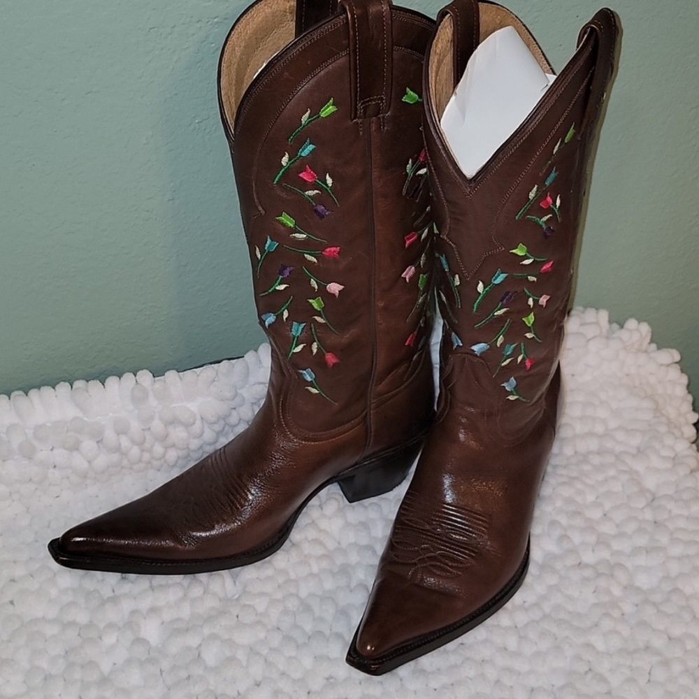 Hand made Lane, Brown Falling Flowers Western Boot - Picture 8 of 16